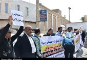 خوزستان| اعتراض جوانان بهبهانی به نتایج آزمون پالایشگاه گاز بید بلند + تصاویر