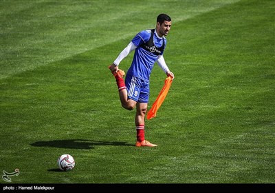 احسان حاج‌صفی در تمرین تیم ملی فوتبال ایران