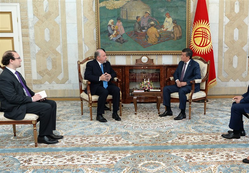رئیس جمهور قرقیزستان استوارنامه سفرای برخی کشورها و نماینده اتحادیه اروپا را دریافت کرد