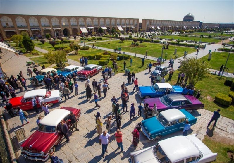 ‌وقتی میدان امام اصفهان محل امن خودروهای کلاسیک دانمارک می‌شود
