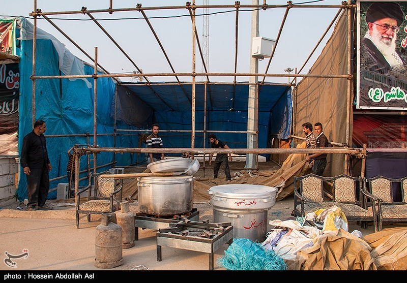 آستان قدس روزانه 60 هزار پرس غذای گرم در مرز شلمچه ‌توزیع می‌کند