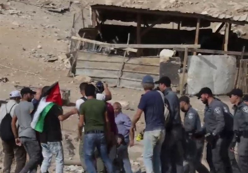 Israeli Bulldozers, Forces Enter Khan Al-Ahmar to Demolish Village (+Video)