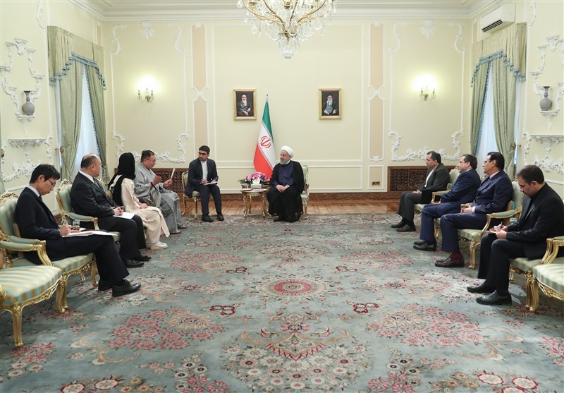 Rouhani Urges Closer Iranian, Japanese Private Sectors&apos; Cooperation