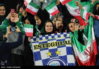 Iran, Bolivia Play Friendly in Tehran