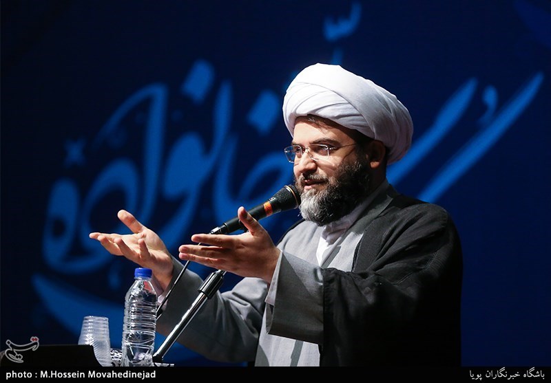 رئیس سازمان تبلیغات اسلامی در تبریز: قرآن باید به عنوان گره گشای زندگی مورد توجه قرار گیرد