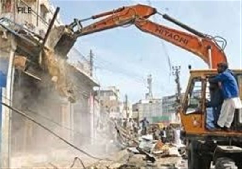 کراچی: ایمپریس مارکیٹ کے اطراف میں تجاوزات کا خاتمہ، ایک ہزار سے زائد غیرقانونی دکانیں مسمار