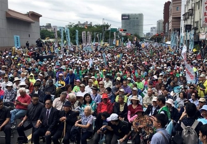 Thousands Rally in Taiwan, Call for Referendum on Independence from China