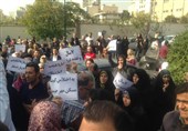 تجمع متقاضیان مسکن مهر مقابل ساختمان شرکت عمران شهرهای جدید در ونک
