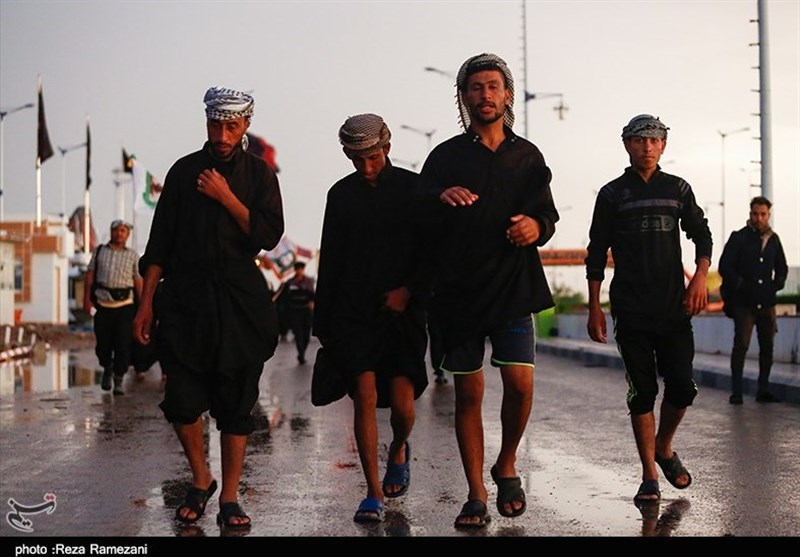 قم| بارش باران در مسیر زائران پیاده اربعین حسینی به روایت تصویر