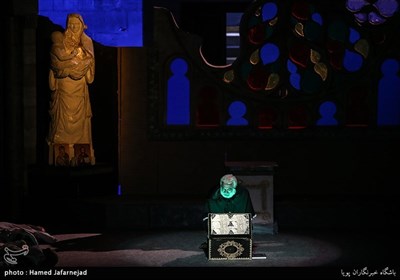 نمایش «الشمس تشرق من حلب» یا نمایش (خورشید از حلب طلوع می‌کند) در شهر حلب سوریه