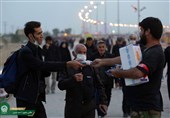 85 هزار بسته غذایی بین زائران پیاده اربعین توسط آستان قدس توزیع می‌شود
