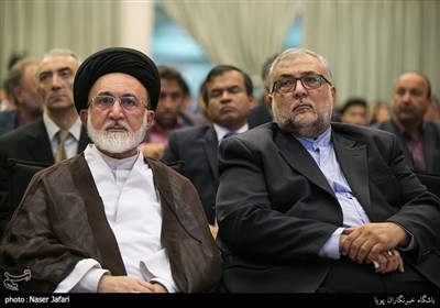 ابوذر ابراهیمی ترکمان و سید علی قاضی عسکر درمراسم اختتامیه چهارمین جایزه جهانی اربعین