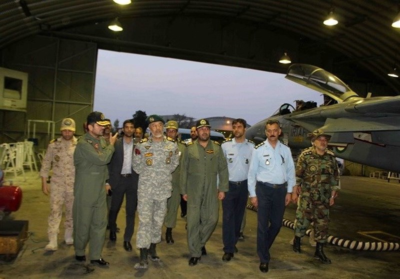 امیر سیاری از پایگاه هوایی اصفهان بازدید کرد