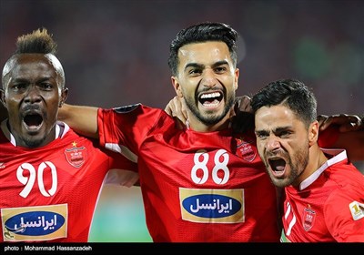 دیدار تیم‌های فوتبال پرسپولیس و السد 