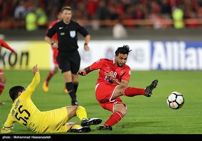 دیدار تیم‌های فوتبال پرسپولیس و السد 