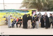 خدمات موکب رسانه لرستان در اربعین؛ زیارت مجازی امام رضا(ع) برای زائران خارجی+فیلم