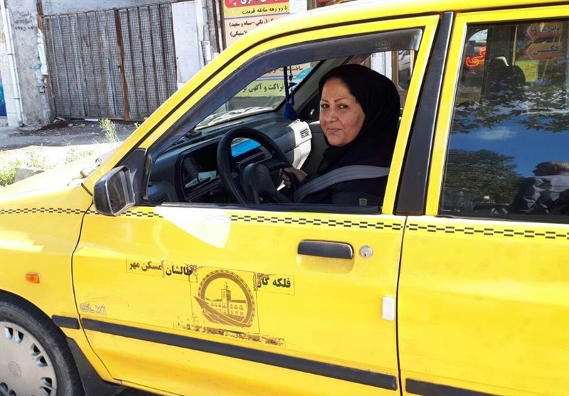 گزارش تسنیم از نخستین راننده تاکسی زن در رشت+فیلم