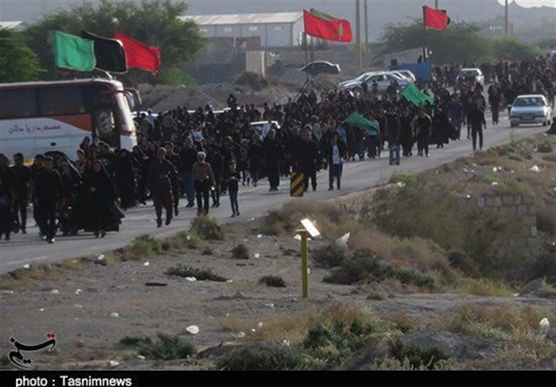 بوشهر| 15 هزار عزادار دَیری در پیاده‌روی اربعین &quot;حرم تا حرم&quot; شرکت کردند+تصاویر
