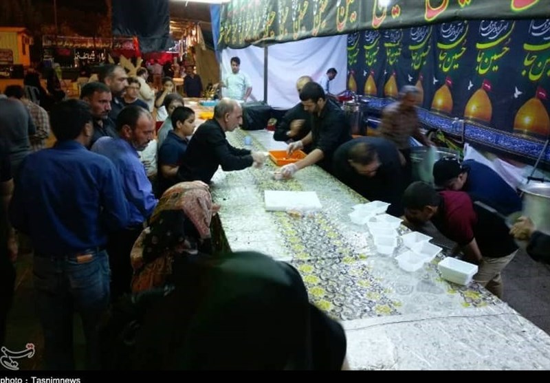 زنجان| 70 هزار پرس غذا بین زائران در سامرا توزیع شد