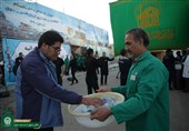 250 هزار بطری آب آشامیدنی بین زائران پیاده حرم امام رضا(ع) توزیع می‌شود