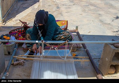 عنوان این تنگ طبیعی و تاریخی در کنار ویرانه‌های شهر تاریخی بیشاپور قرار دارد و دارای 5 روستا است که عبارتند از: روستای تنگ چوگان عولیا، تنگ چوگان سفلی، تنگ و روستای ساسان و کشکولی ،چوگان وسطا.