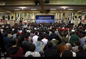 قائد الثورة الإسلامیة یستقبل الالاف من التلامذة وطلبة الجامعات
