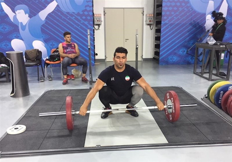 هاشمی: وزنه‌هایی را در جام فجر زدم که در تمرین هم نزده بودم/ تلاش می‌کنم در المپیک حضور داشته باشم
