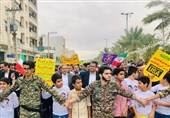 بوشهری‌ها در 13 آبان فریاد مرگ بر آمریکا در کنار خلیج فارس سر دادند+فیلم