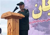 رزمندگان بوشهری با دستگیری تفنگداران قدرت آمریکا را در خلیج فارس به خاک ذلت کشاندند