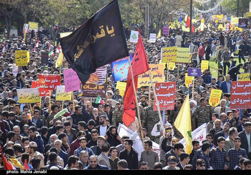 حضور پر شور مردم کرمان در راهپیمایی 13 آبان به روایت تصویر