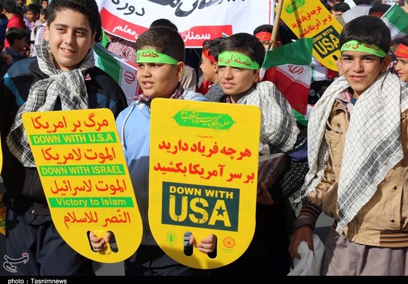 راهپیمایی 13 آبان در 76 نقطه استان فارس برگزار شد