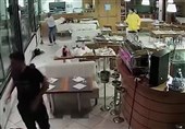 Huge Wave Makes Crushing Entrance through Windows of Restaurant in Italy (+Video)