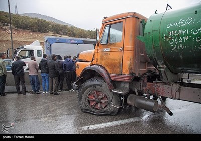 تصادف زنجیره ای در محور کرمانشاه به اسلام آباد غرب