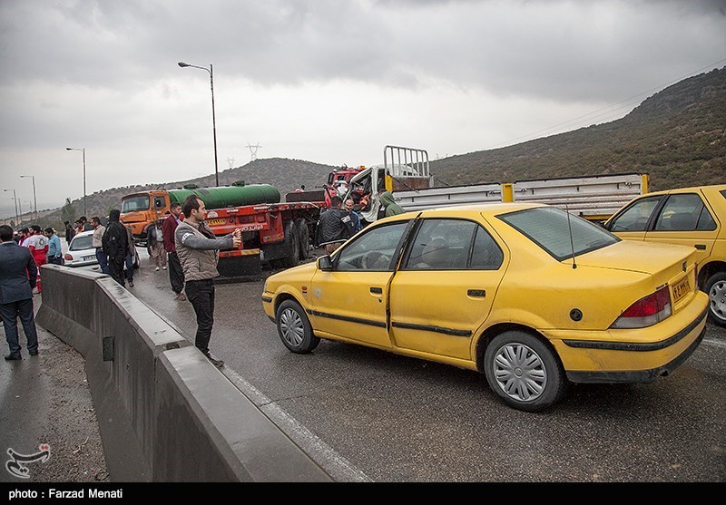 تصادف زنجیره‌ای در محور مشهد ـ تهران؛«تصادف‌ها» در قطعه دامغان ـ سمنان «ترافیک» ایجاد کرد