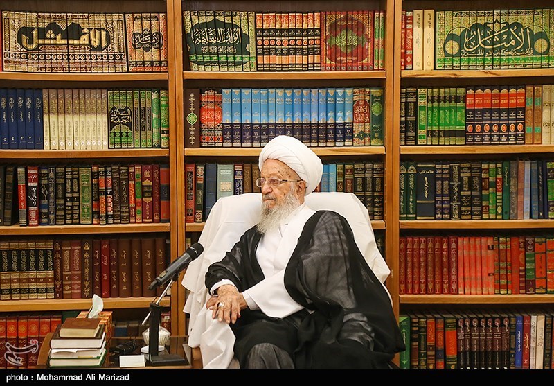 آیت‌الله مکارم شیرازی:بخشی از مشکلات اقتصادی کشور ناشی از بی‌انصافی برخی کاسب‌ها و تجار است