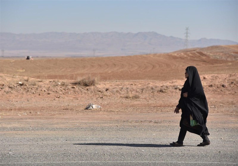 زائران پیاده مسیر دلدادگی را قدم می‌زنند؛ وقتی برای عشق نمی‌توان بها قرار داد+فیلم