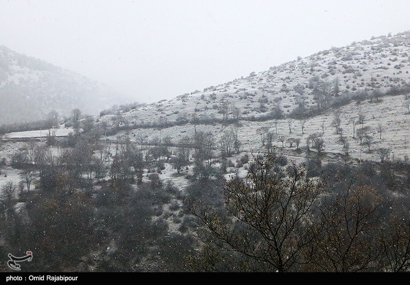 سمنان| برف ارتفاعات مهدیشهر را سفیدپوش کرد