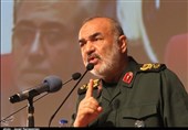 سردار سلامی: آمریکا امروز به زوال سیاسی و اقتصادی رسیده است