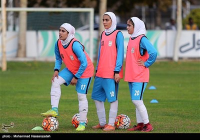 بازدید شیخ سلمان از آکادمی فوتبال ایران