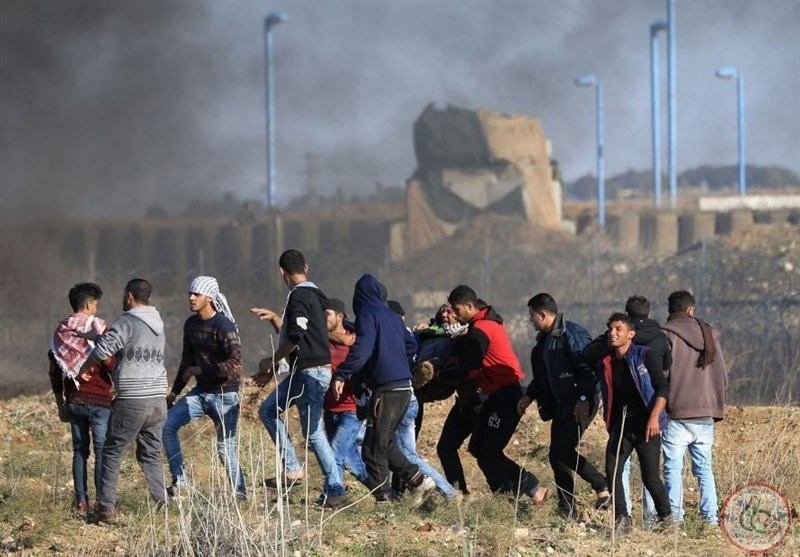 واپسی مارچ؛ صہیونی غاصب فوج کی فائرنگ سے 1فلسطینی شہید متعدد زخمی