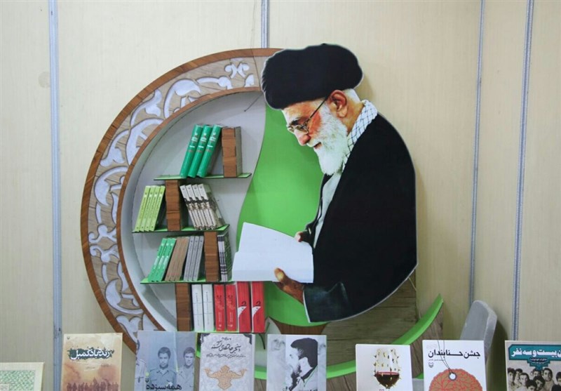 کتاب‌های تقریظی مقام معظم رهبری در غرفه حوزه هنری استان کرمان در نمایشگاه کتاب عرضه می‌شود