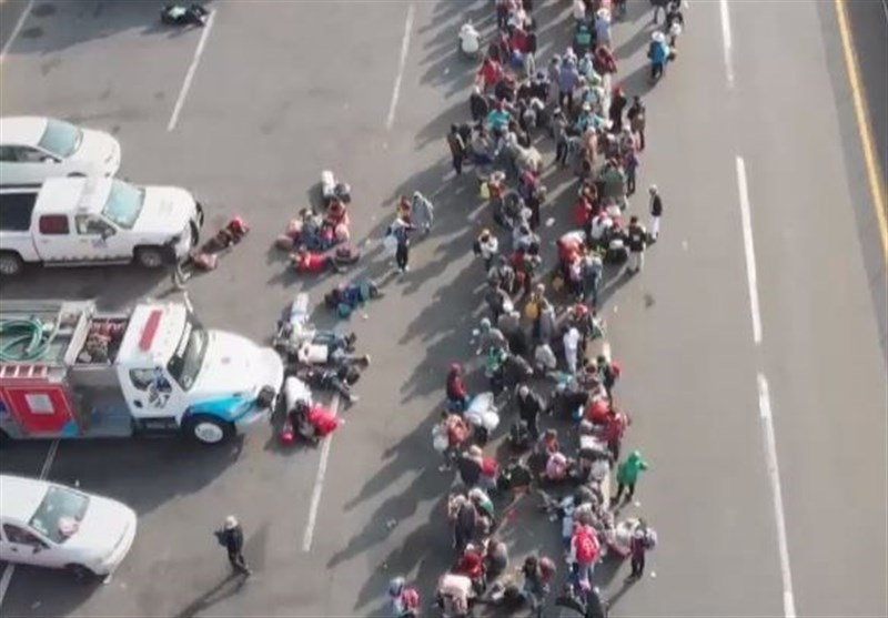 Thousands of Caravan Migrants Request Temporary Asylum in Mexico; Some Try Returning to US