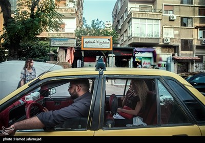 مردم شهر دمشق در سوریه