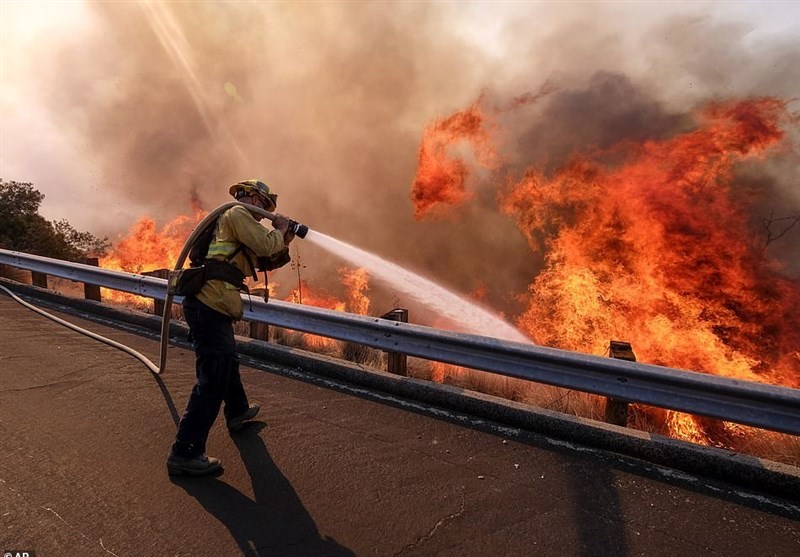 دود آتش کالیفرنیا در چشم مردم آمریکا + تصاویر