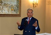 وزیر دارایی اشرف غنی: افغانستان قربانی مسئله اکراین شده است