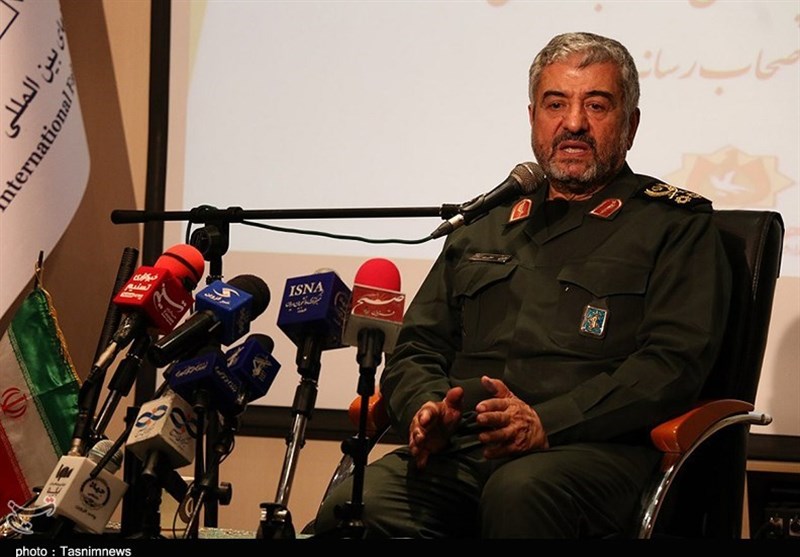 Resistance against Arrogance Successful Model for Nations: Ex-IRGC Commander