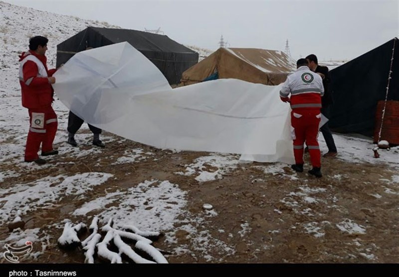 لرستان| 41 خانوار عشایری گرفتار در برف نجات یافتند