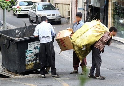  معتادان زباله‌گرد در سنندج به جای پول، مواد مخدر تحویل می‌گیرند 