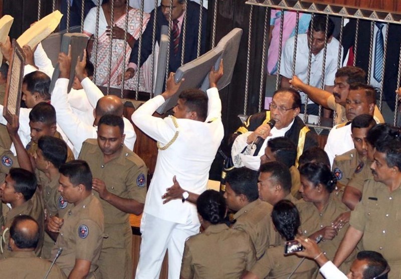 درگیری در پارلمان سریلانکا+فیلم