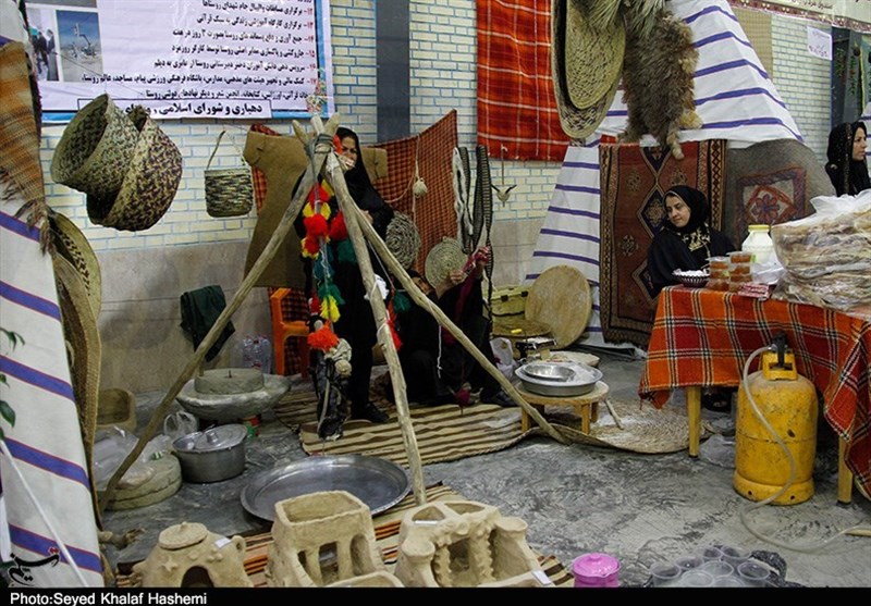 بوشهر| نمایشگاه توانمندی‌های روستائیان و عشایر شهرستان گناوه راه‌اندازی شد+فیلم